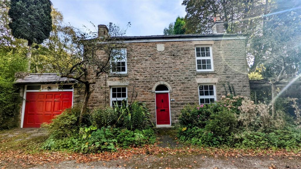 Ormskirk Road, Skelmersdale WN8 3 bed detached house for sale £290,000