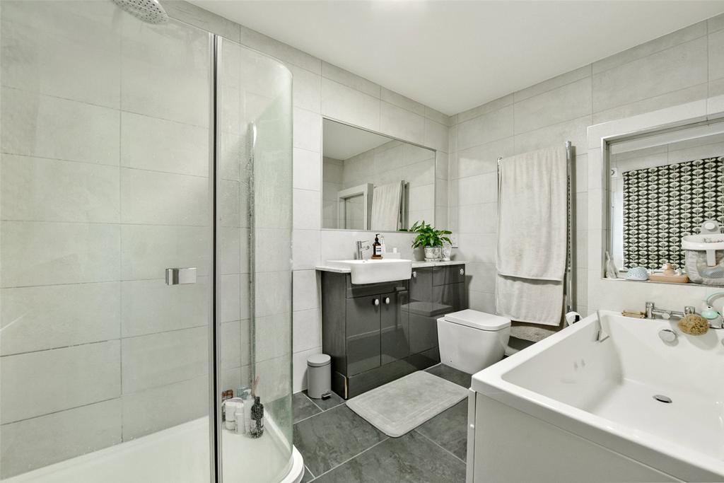Bath/Shower Room