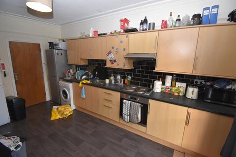 6 bedroom flat to rent, Spencer Street, Leamington Spa, Warwickshire, CV31