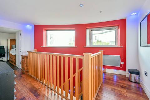 65 Holland Gardens, Brentford, TW8 0BF