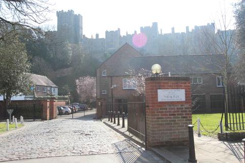 2 bedroom flat to rent, WINDSOR-CHAPTER MEWS-UNFURNISHED
