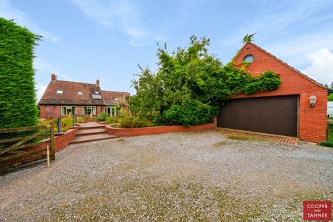 4 bedroom cottage for sale, Saltmoor, Burrowbridge, TA7