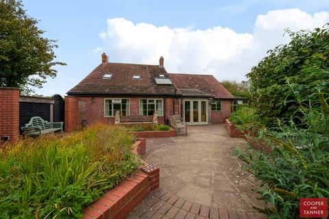 4 bedroom cottage for sale, Saltmoor, Burrowbridge, TA7