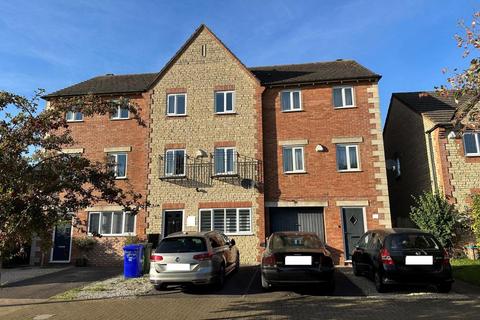 4 bedroom townhouse to rent - Lucerne Avenue,  Bicester,  OX26