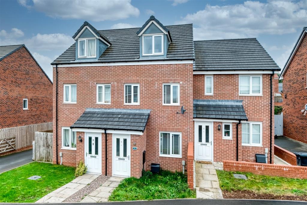 Laceby Close, Brockhill, Redditch B97 6BZ 3 bed townhouse for sale £250,000
