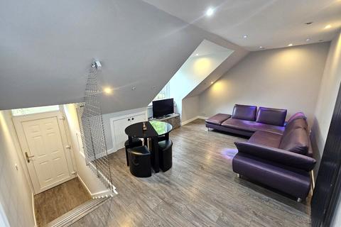 2 bedroom flat to rent, Roslin Terrace, City Centre, Aberdeen, AB24