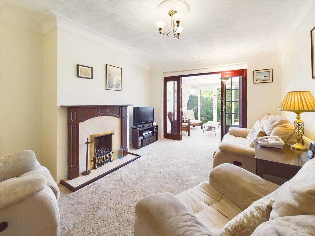 REDWOOD DRIVE, ORMSKIRK 3 bed semidetached bungalow £250,000