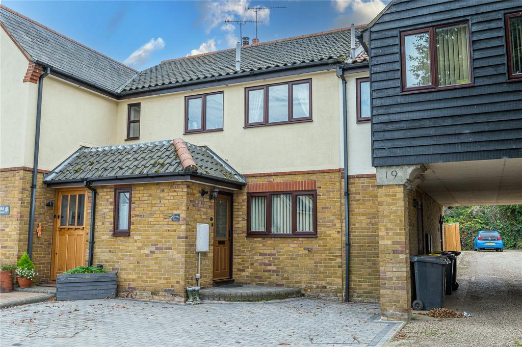 High Street, Great Wakering... 3 bed semidetached house for sale £