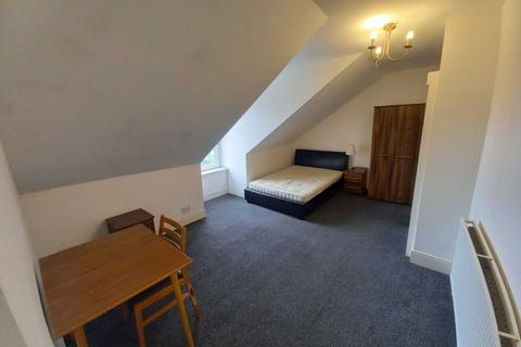 5 bedroom flat to rent, Radnor St, Glasgow