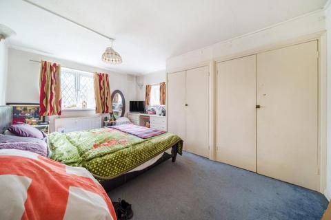 Mandirya Beeches Road, Farnham Common, Slough, SL2 3PS