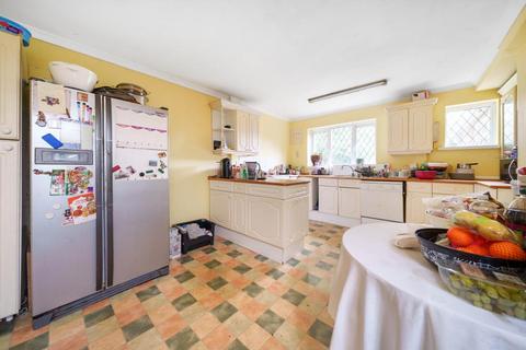 Mandirya Beeches Road, Farnham Common, Slough, SL2 3PS