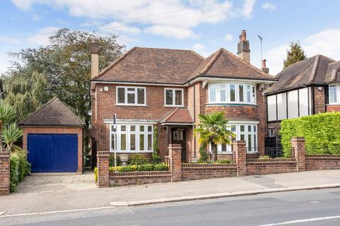44 Woodwaye, Watford, WD19 4NW