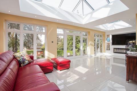 44 Woodwaye, Watford, WD19 4NW