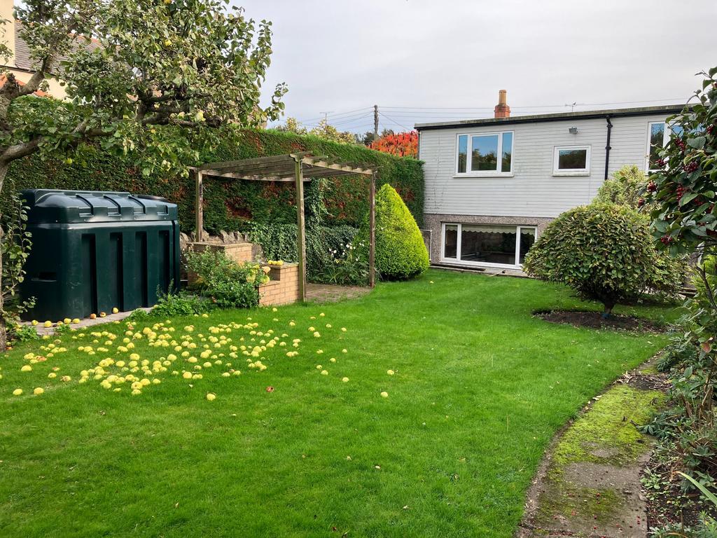 Castle Street, Norham, Berwick upon Tweed, TD15 2LQ 2 bed cottage for