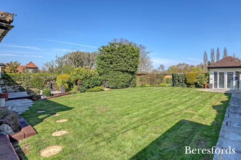 560 Rayleigh Road, Hutton, Brentwood, CM13 1SG