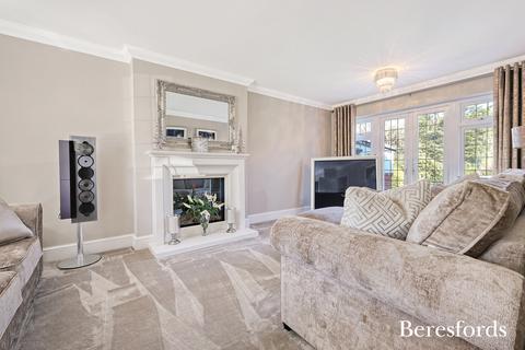 560 Rayleigh Road, Hutton, Brentwood, CM13 1SG