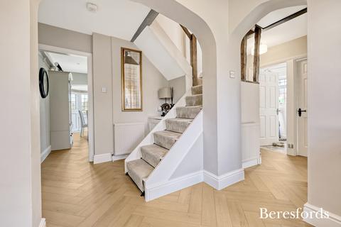 560 Rayleigh Road, Hutton, Brentwood, CM13 1SG