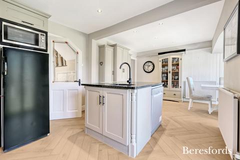 560 Rayleigh Road, Hutton, Brentwood, CM13 1SG