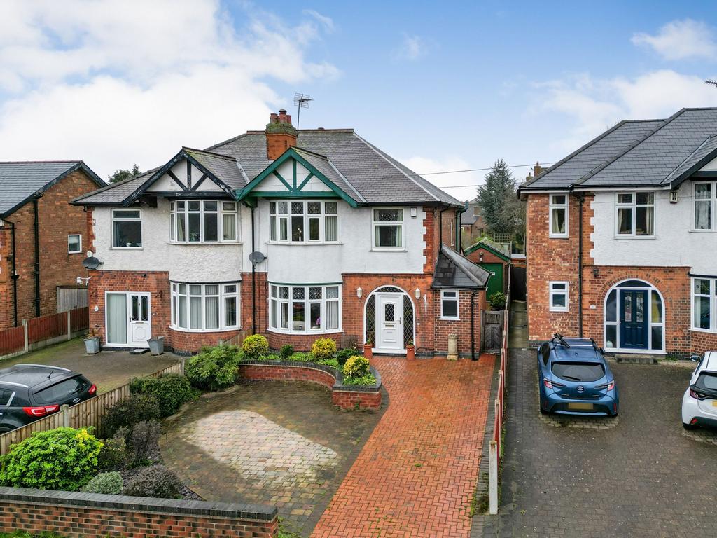 Mickleover, Derby DE3 3 bed semidetached house for sale £300,000