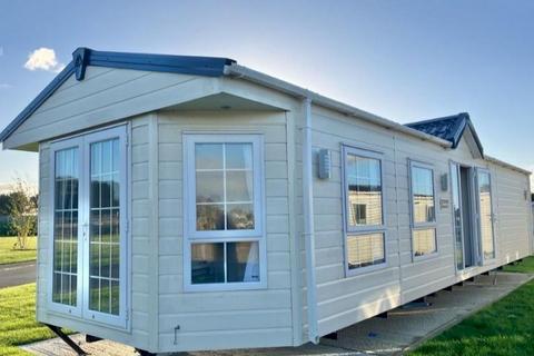 2 bedroom lodge for sale - Broadland Sands Holiday Park, Corton NR32