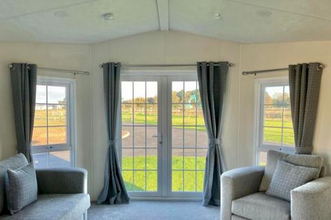 2 bedroom lodge for sale - Broadland Sands Holiday Park, Corton NR32