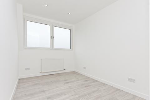 2 bedroom flat to rent, Menzies Road, Aberdeen AB11