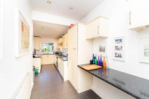 62 Curzon Road, London, W5 1NF