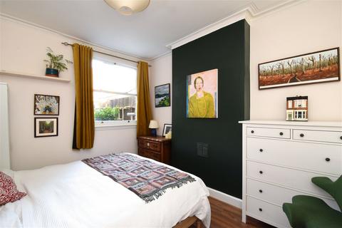 Lower Flat, 13 Farren Road, London, SE23 2DZ