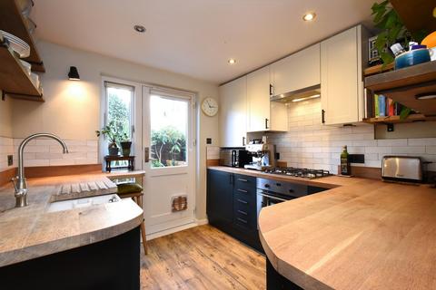Lower Flat, 13 Farren Road, London, SE23 2DZ