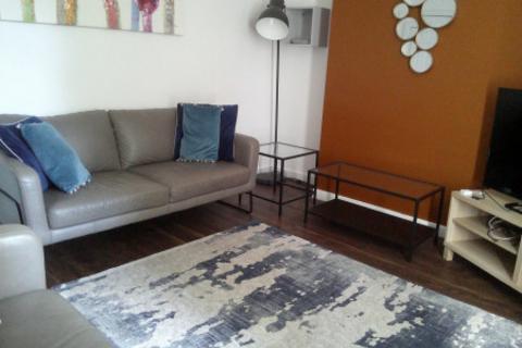 1 bedroom in a house share to rent - Langdale Avenue, Leeds
