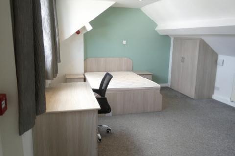 1 bedroom in a house share to rent - Langdale Avenue, Leeds