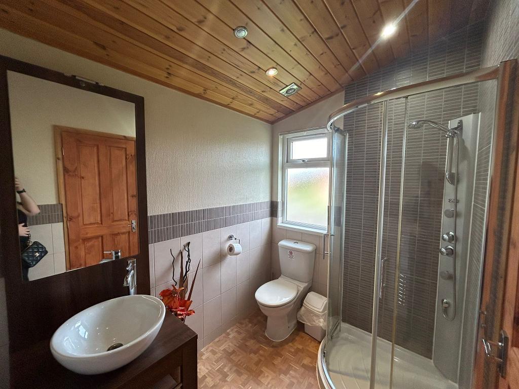 En suite - Bedroom One