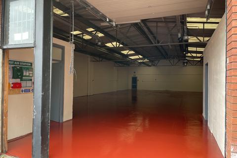 Warehouse to rent - Vastre Industrial Estate, Newtown SY16