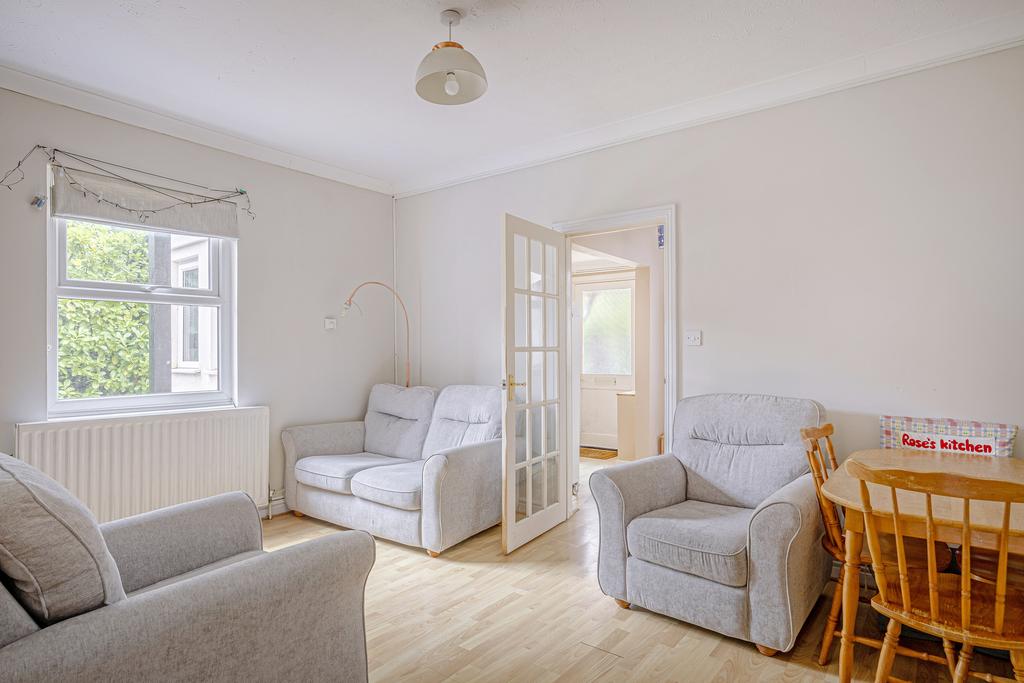 Warwick Road, Stortford, Hertfordshire, CM23 2 bed