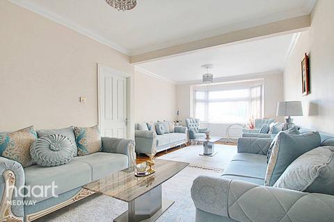 4 bedroom end of terrace house for sale, Horsted Avenue, Chatham