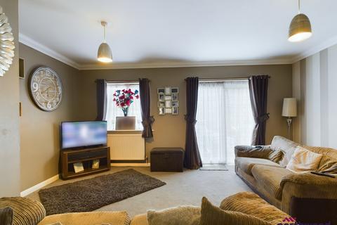 3 bedroom terraced house to rent, Moorhen Close, St. Leonards-On-Sea, TN38