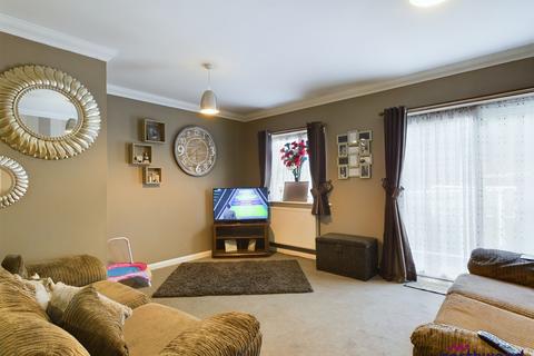 3 bedroom terraced house to rent, Moorhen Close, St. Leonards-On-Sea, TN38