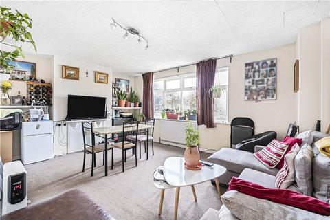 2 bedroom apartment for sale - Lincoln Close, London, SE25