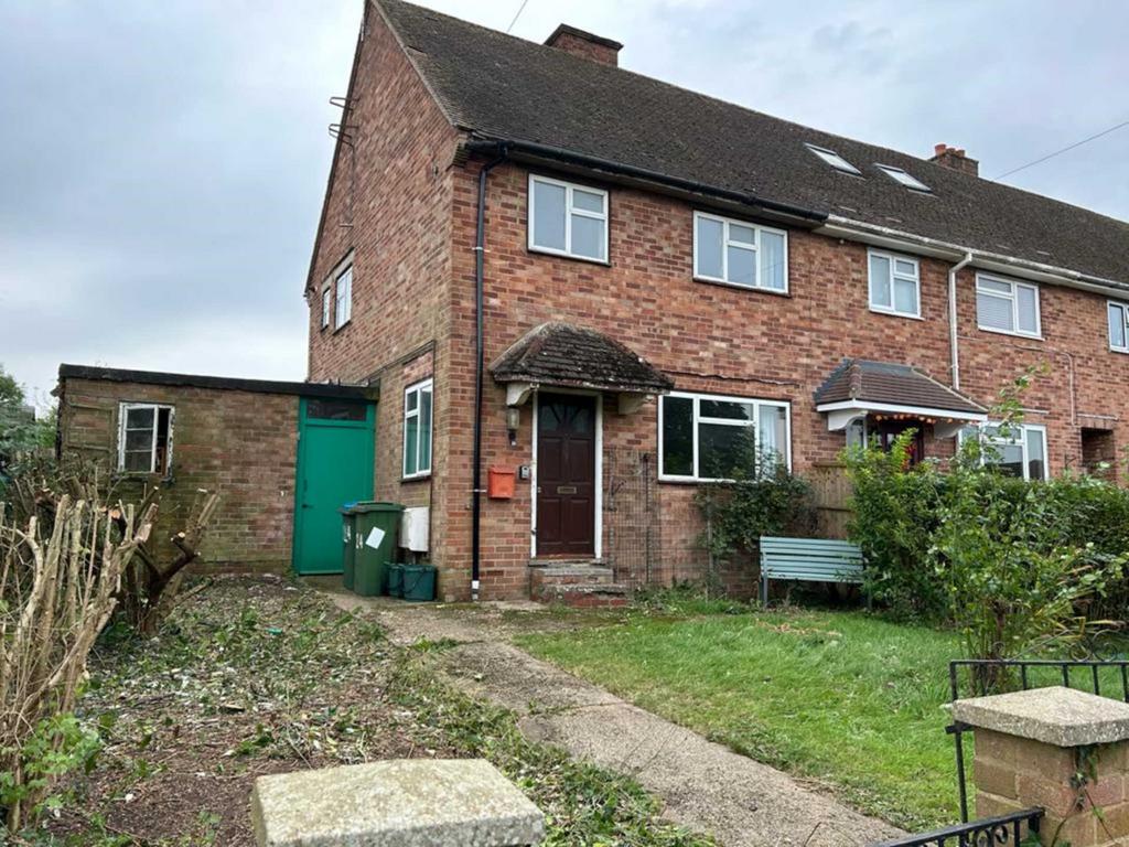 Green End Milton Keynes Mk17 3 Bed Semi Detached House £385 000