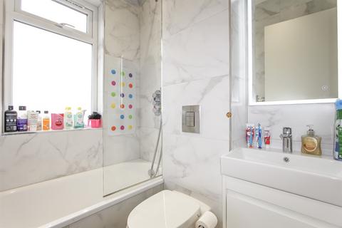 4 bedroom end of terrace house to rent, Albert Road, Hendon, NW4