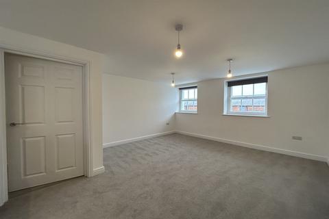 2 bedroom flat to rent, Bridport Town Centre