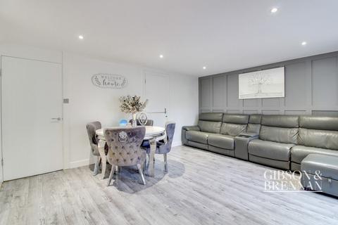 45 Broomfields Place, Basildon, SS13 3LJ