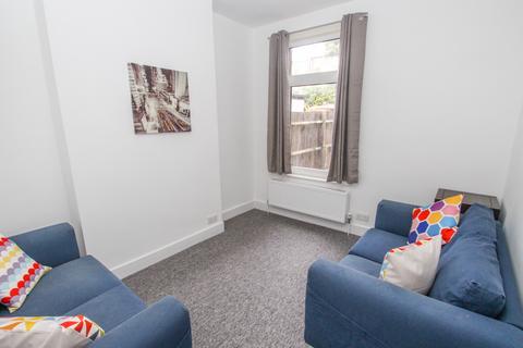 4 bedroom terraced house to rent, Melford Road, Leytonstone, London, E11 4PR