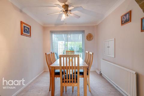 16 Townsend Road, Tiptree, Colchester, CO5 0ND