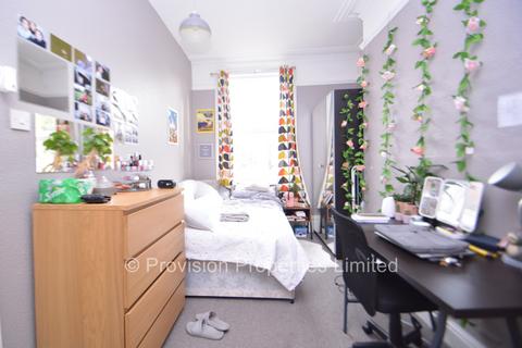 6 bedroom terraced house to rent, Ridgeway Terrace, Woodhouse LS6