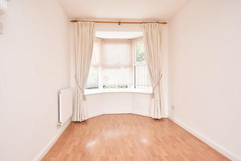 3 bedroom terraced house to rent, St Georges Walk, Harrogate, HG2 9DX