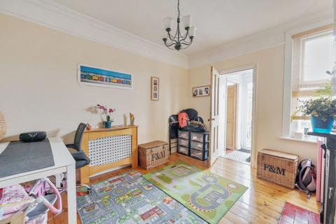 107 Gander Green Lane, Sutton, SM1 2EU