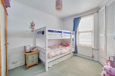 107 Gander Green Lane, Sutton, SM1 2EU