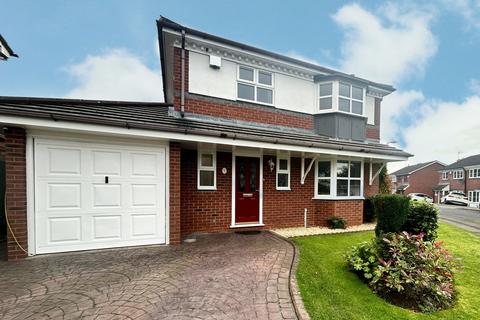 3 bedroom detached house for sale, Laburnum Close, Hollywood