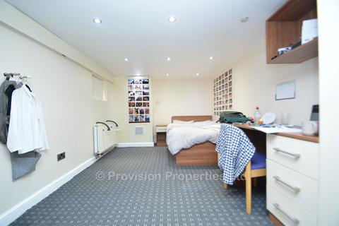 10 bedroom terraced house to rent, Kirkstall Lane, Headingley LS6